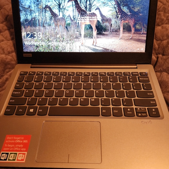 Lenovo laptop - Picture 2 of 3